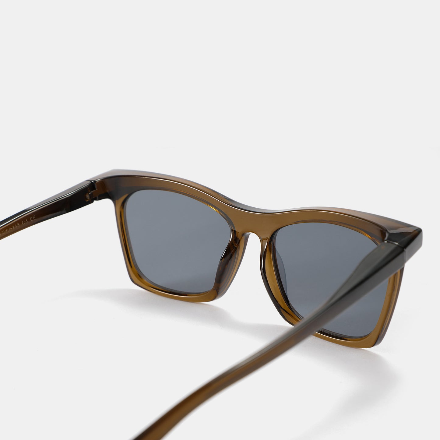 Damen modische Sonnenbrille im trendigen Rahmen Karnz