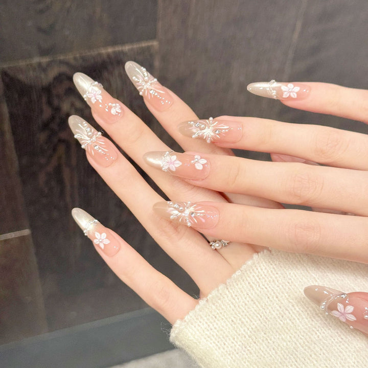 Blumenverzierte Press-On Nagelkit