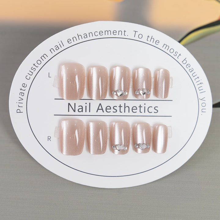 Dekorativer Press-On-Nagelset mit Strass-Akzenten