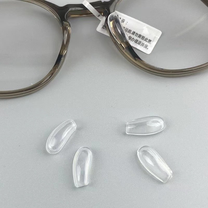 Klare Nagelspitzen Karnz