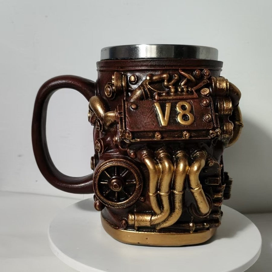 Kaffeebecher im V8 Motor-Design Karnz