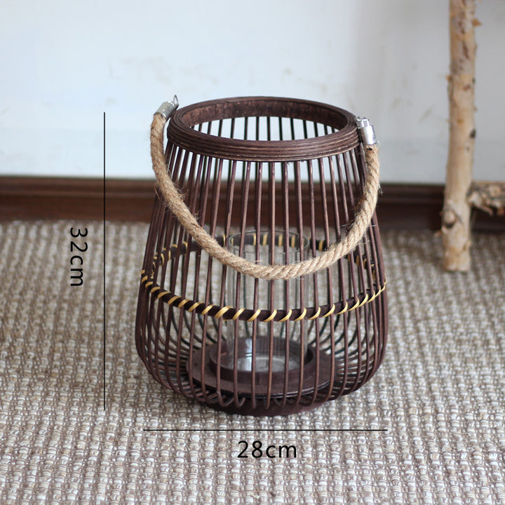 Stilvolle Laterne aus Rattan mit Holzgestell Karnz