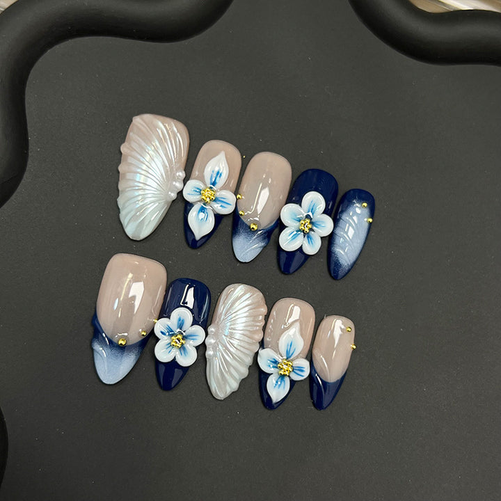 Künstlerische florale Gel-Nageltips