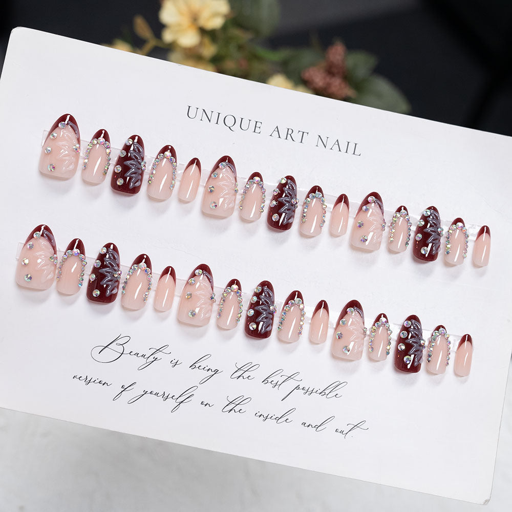 Künstlerisches, floral verziertes Press-On-Nagelset