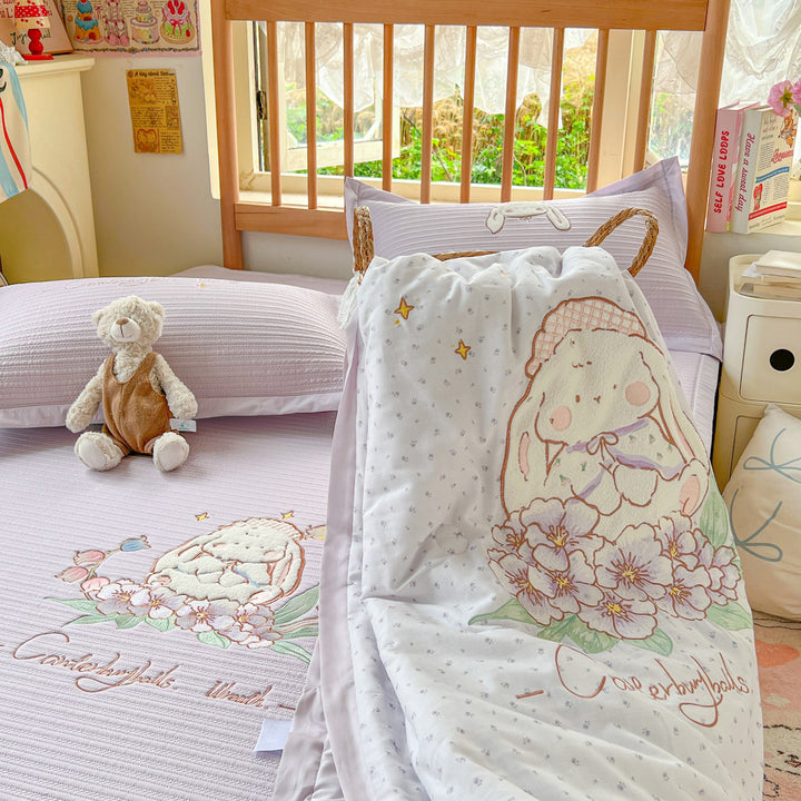 Wendbare Kinder-Steppdecke mit bestickten Kükenmotiven