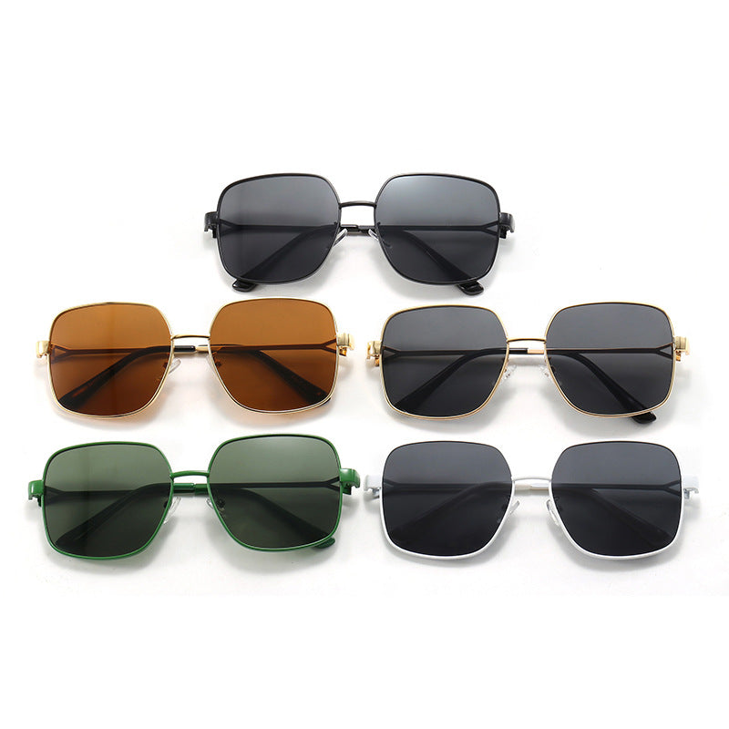 Damen quadratische Sonnenbrille mit modischem und robustem Gestell Karnz