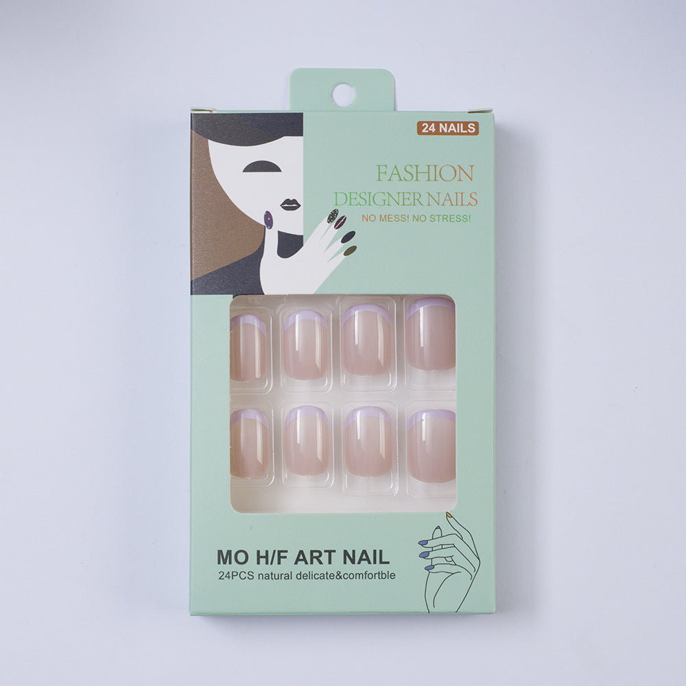 Kunstnägel mit Hochglanz-Finish und eleganten Konturen Karnz