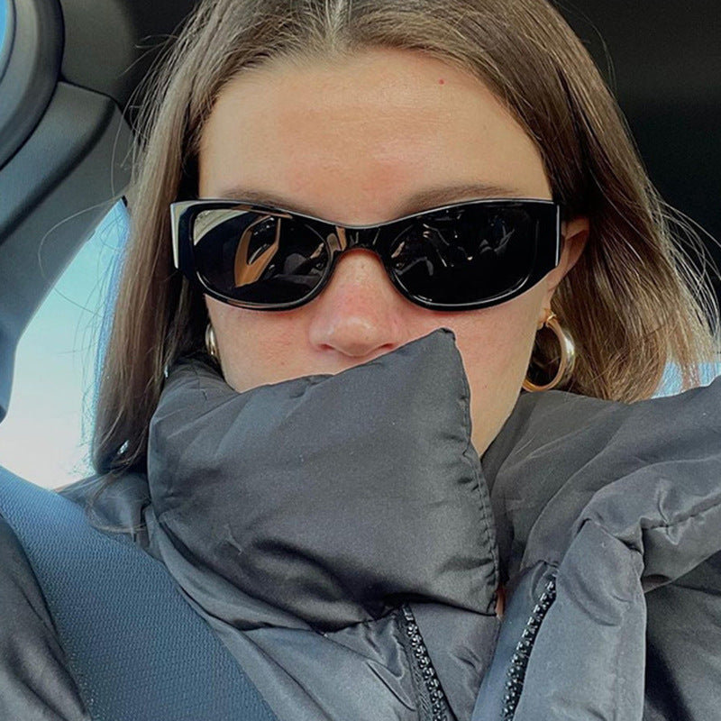 Damen sportliche Sonnenbrille mit breitem Rahmen und UV-Schutz Karnz