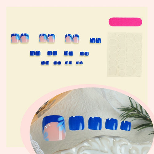 Kunstnagelset mit frühlingshaften Blumen-Designs und glitzernden Akzenten Karnz