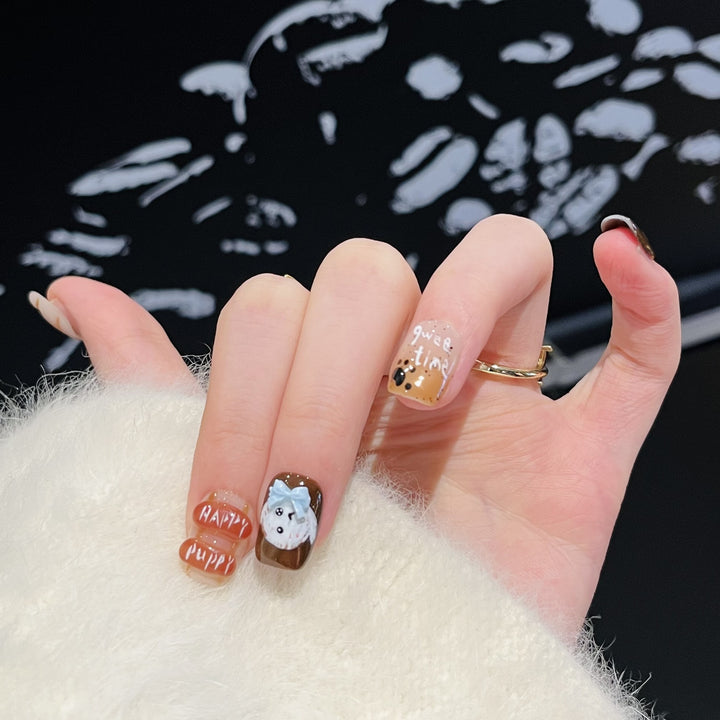 Verspielt handgemaltes Press-On-Nagelset