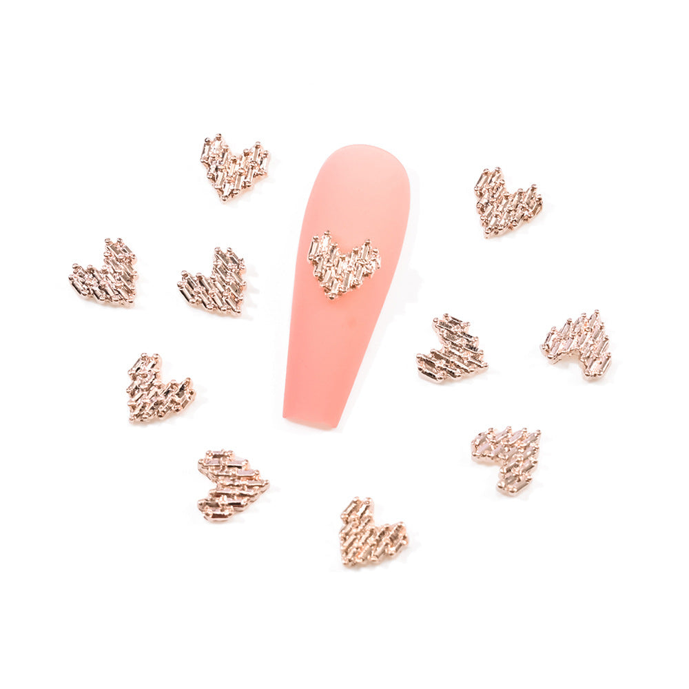 Herzförmige Nagelkunst Charms