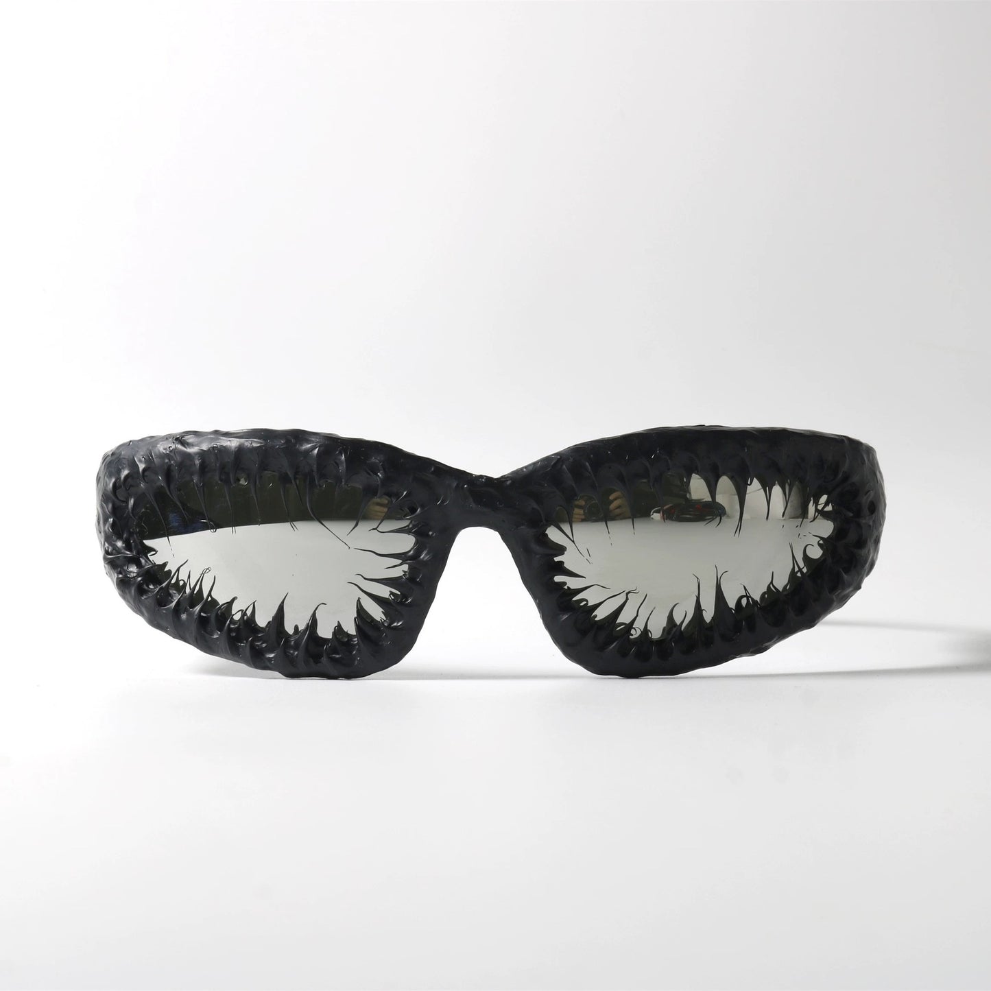 Damen kreative Design-Sonnenbrille mit einzigartigem strukturierter Rahmen Karnz