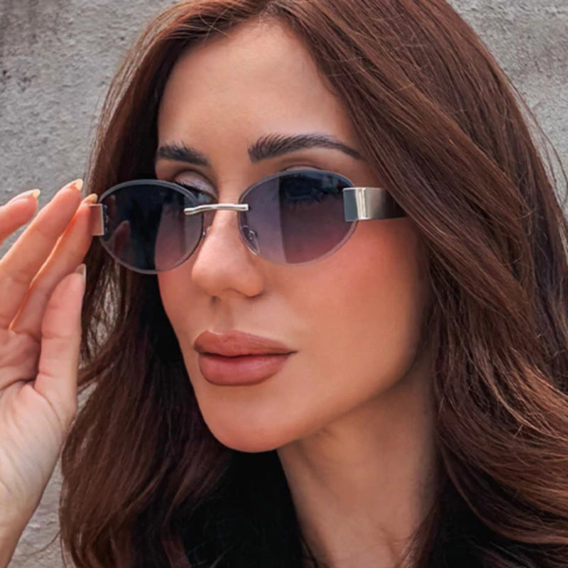 Damen glamouröse Sonnenbrille mit klarem, elegantem Rahmen und schützendem UV-Filter Karnz