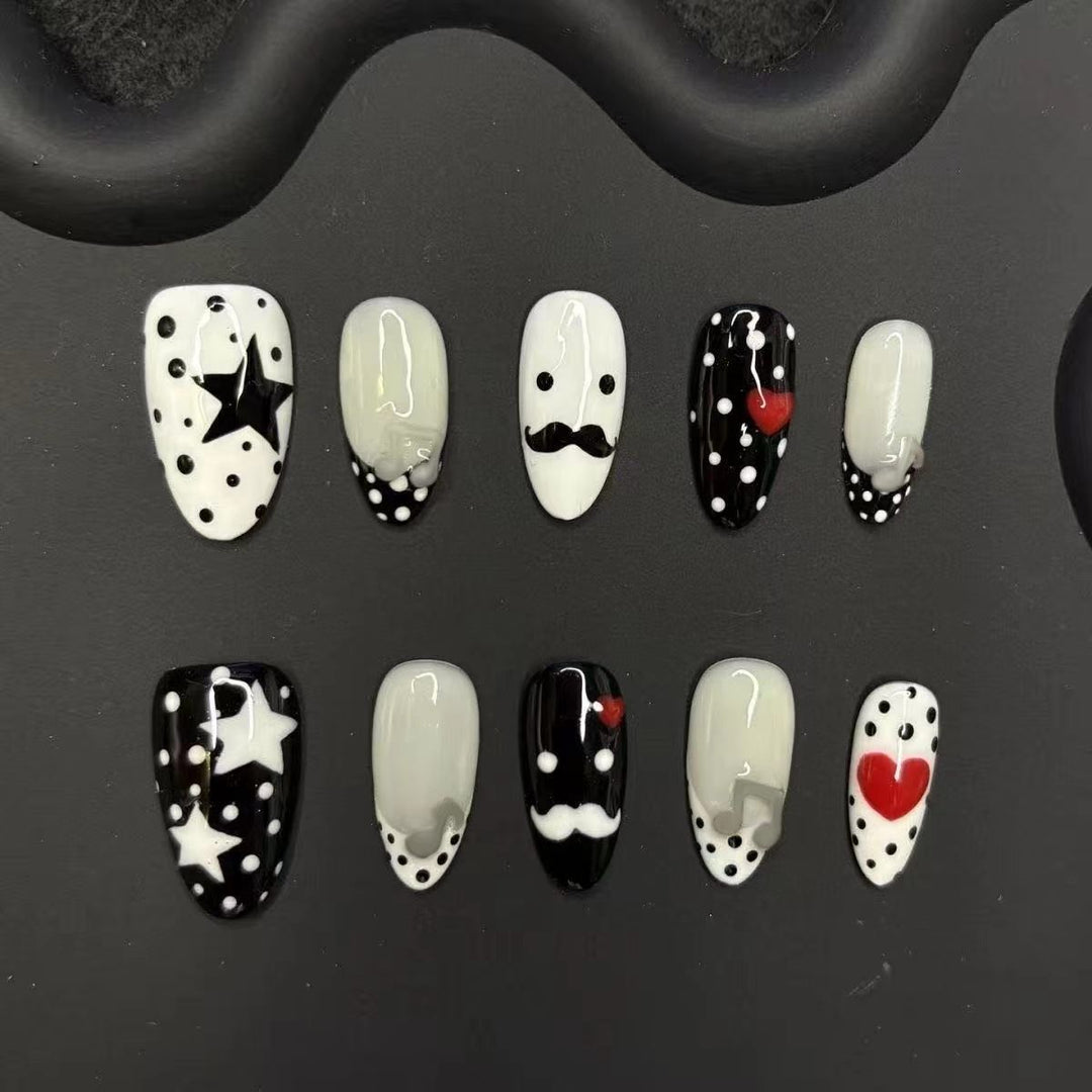 Dekorative Nagelkunst Karnz