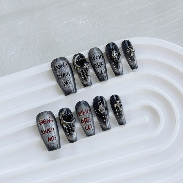Herz dekoriertes Press-On Nagelset