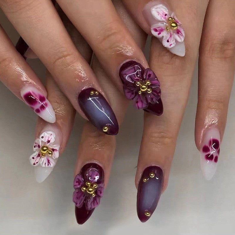 Elegante florale Schleifen Aufklebenägel Tipps Karnz