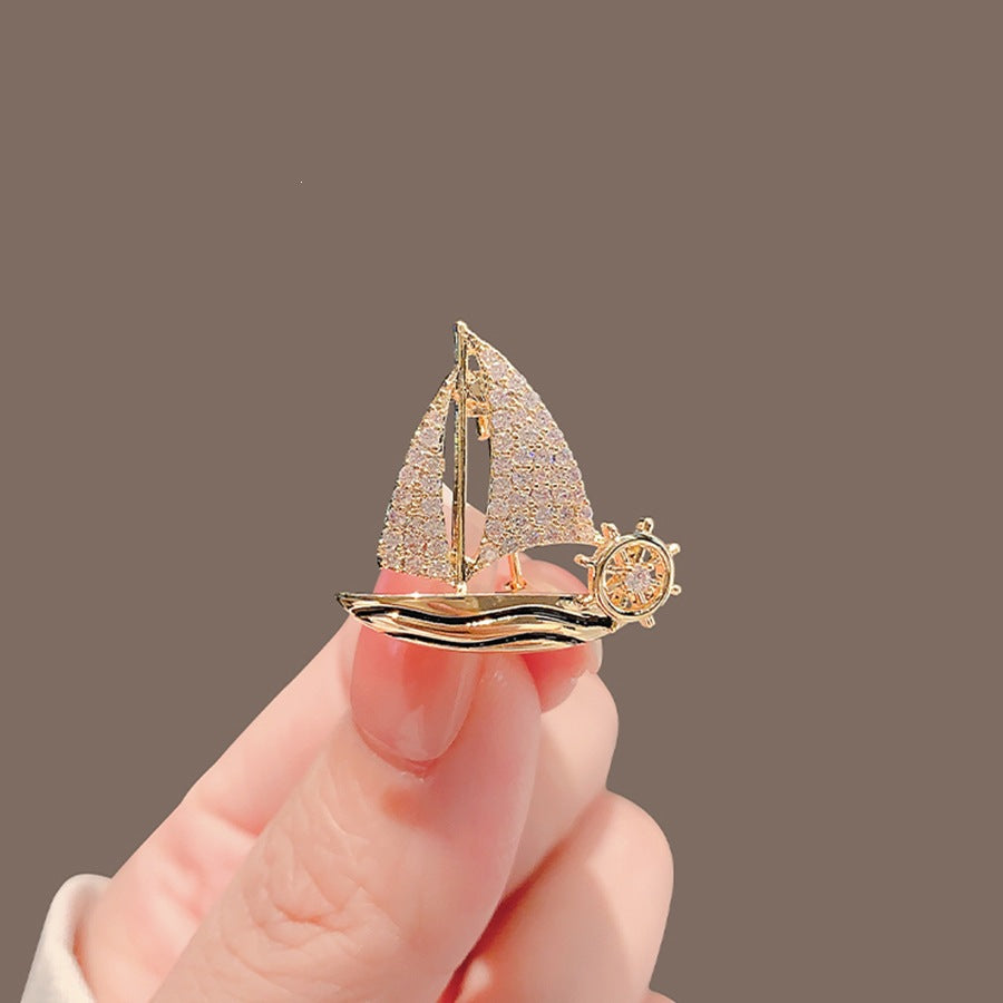 Elegante Segelboot Brosche Karnz