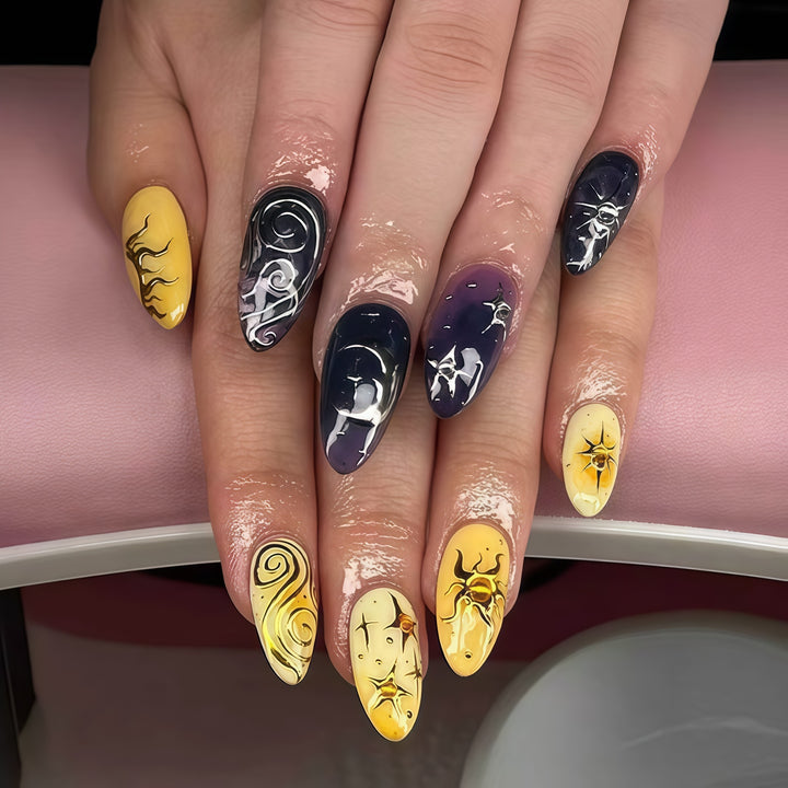 Künstlerische abstrakte Nagelkunstverlängerungen Karnz
