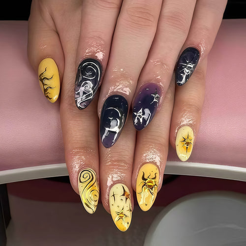 Künstlerische abstrakte Nagelkunstverlängerungen Karnz