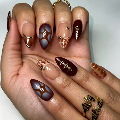 Künstlerisches Glossy Press-On Nagelset