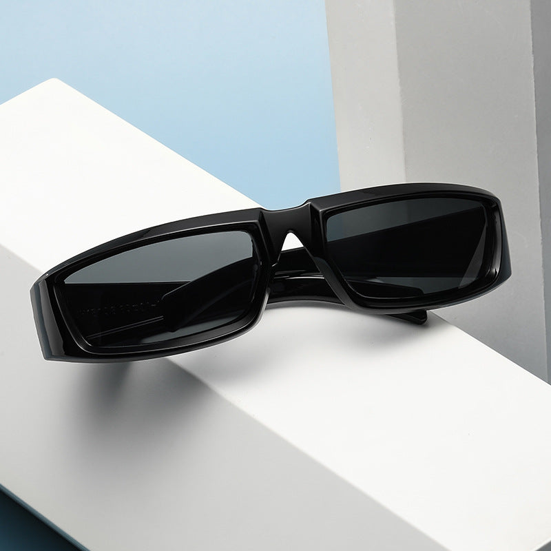 Damen sportliche Sonnenbrille mit robustem und ergonomischem Design Karnz