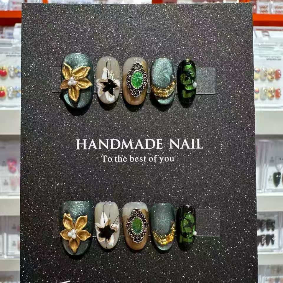 Handgemachtes glamouröses Press-On-Nagelkunst-Set