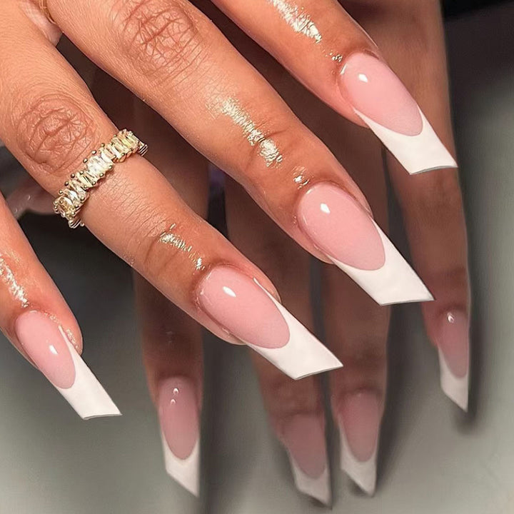 Elegante Französische Tipp Acrylnagelkunstverlängerungen Karnz