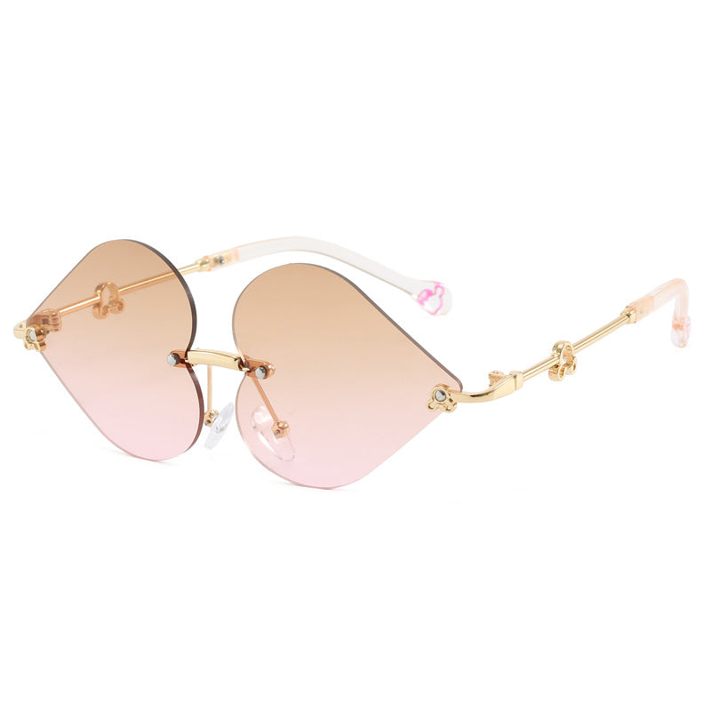 Damen Designer-Sonnenbrille mit einzigartigem Herzrahmen und gradienten Gläsern Karnz