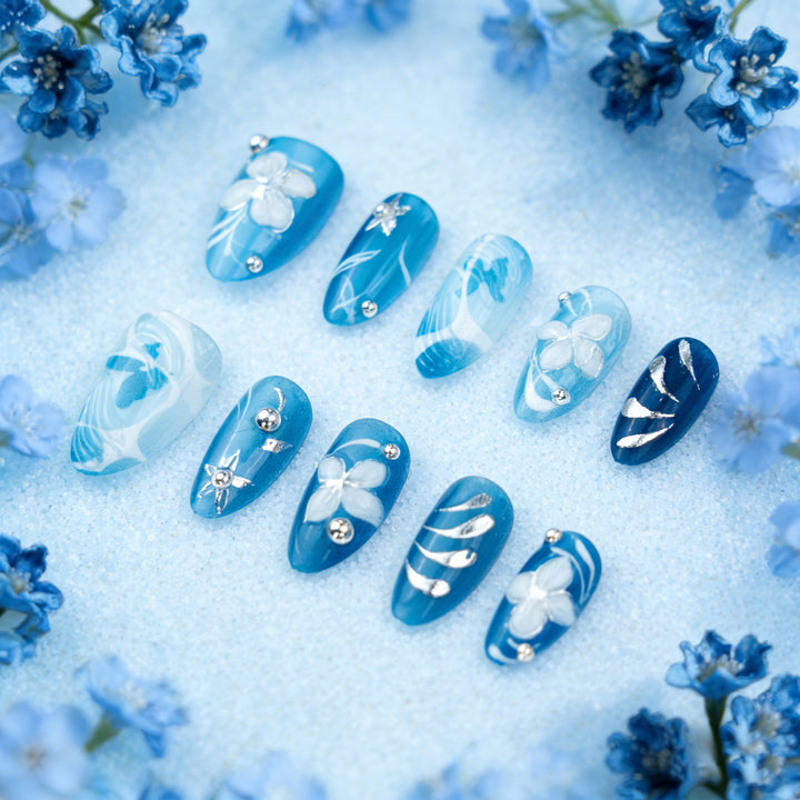 Künstlerisches Press-On-Nagelset mit floralem Design