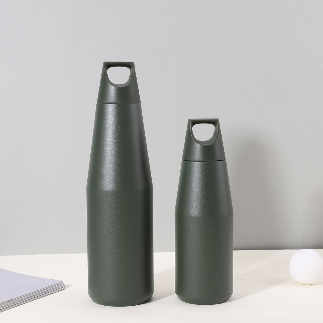 Isolierte Wasserflasche Karnz