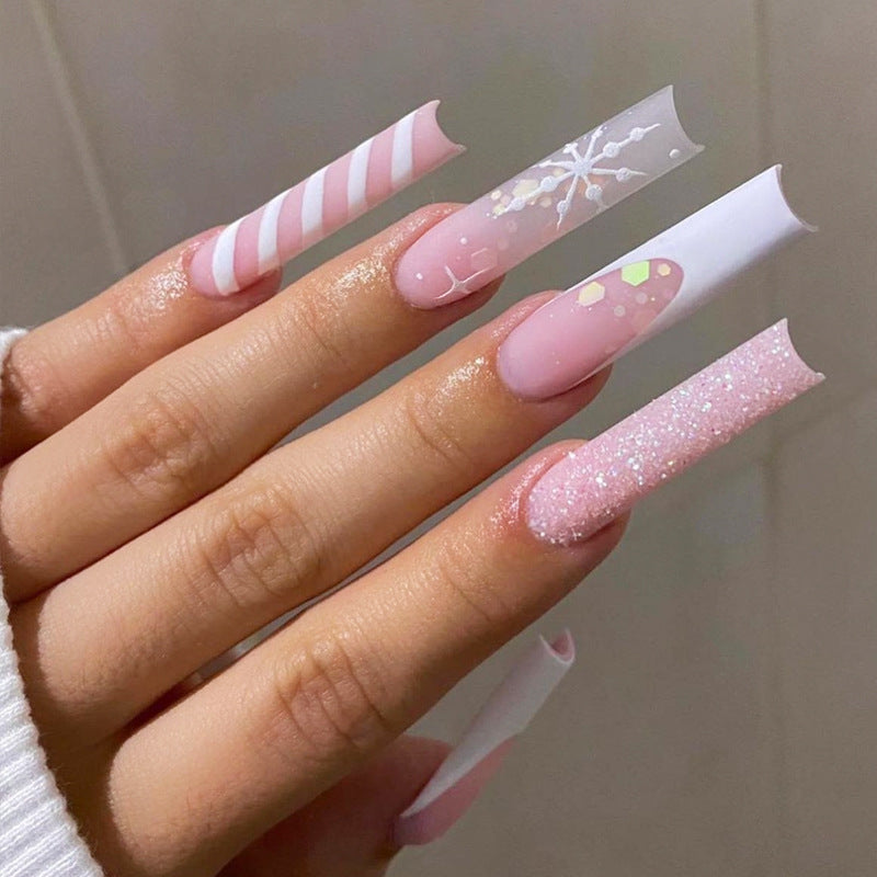 Elegante Stiletto Press-On Nagelkunst mit Strass-Akzenten Karnz