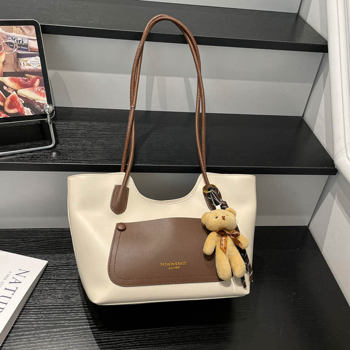 Elegante Tote Handtasche mit Plüsch-Schlüsselanhänger