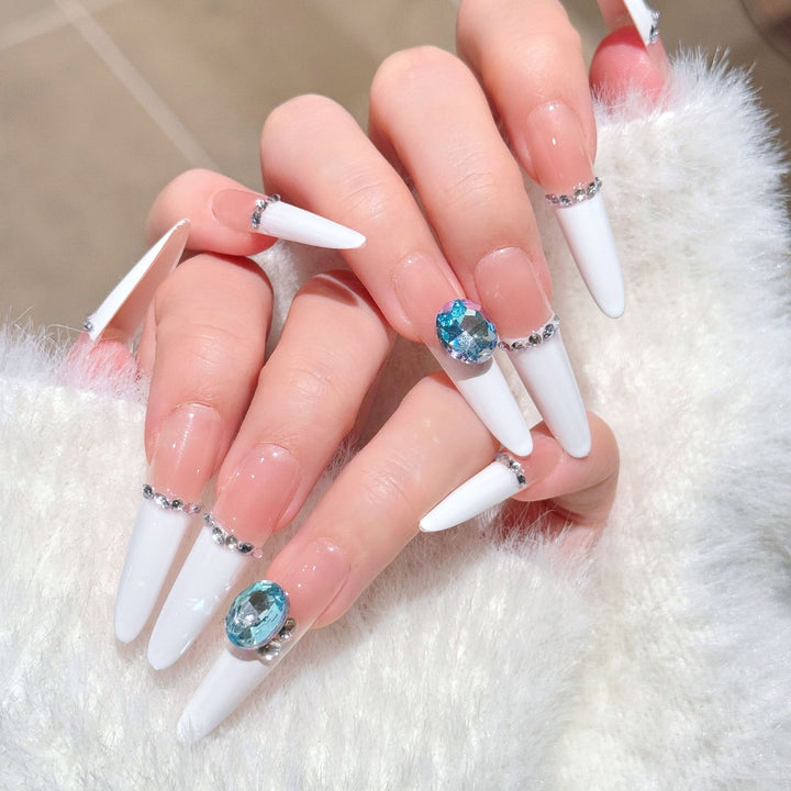 Luxus Strass-betonte Stiletto Press-On Nagelkunst Karnz
