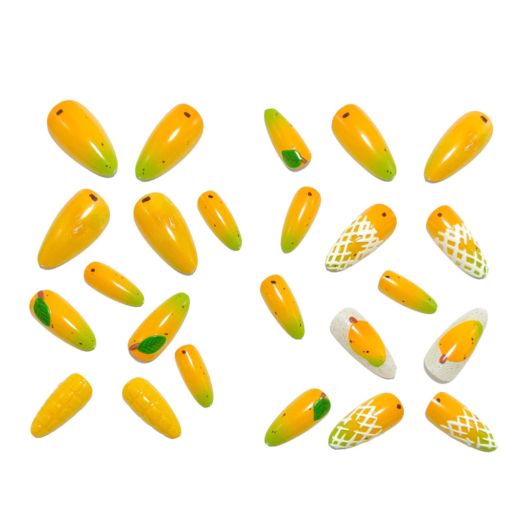Kunstnägel mit fruchtigem Mango-Design Karnz