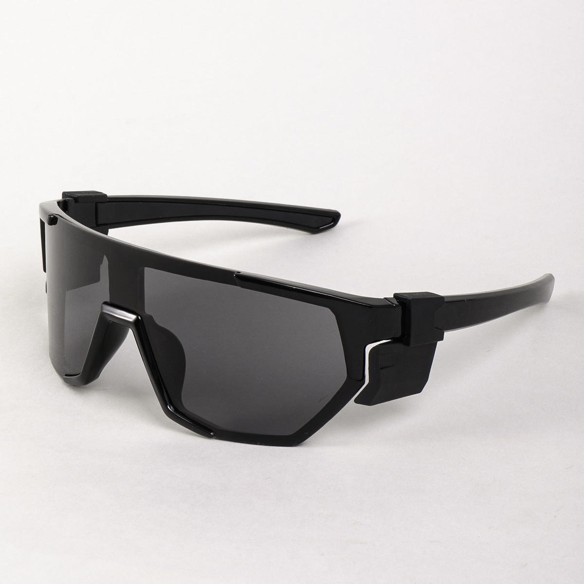 Damen Sportsonnenbrille im modernen futuristischen Design mit polarisierenden Gläsern Karnz