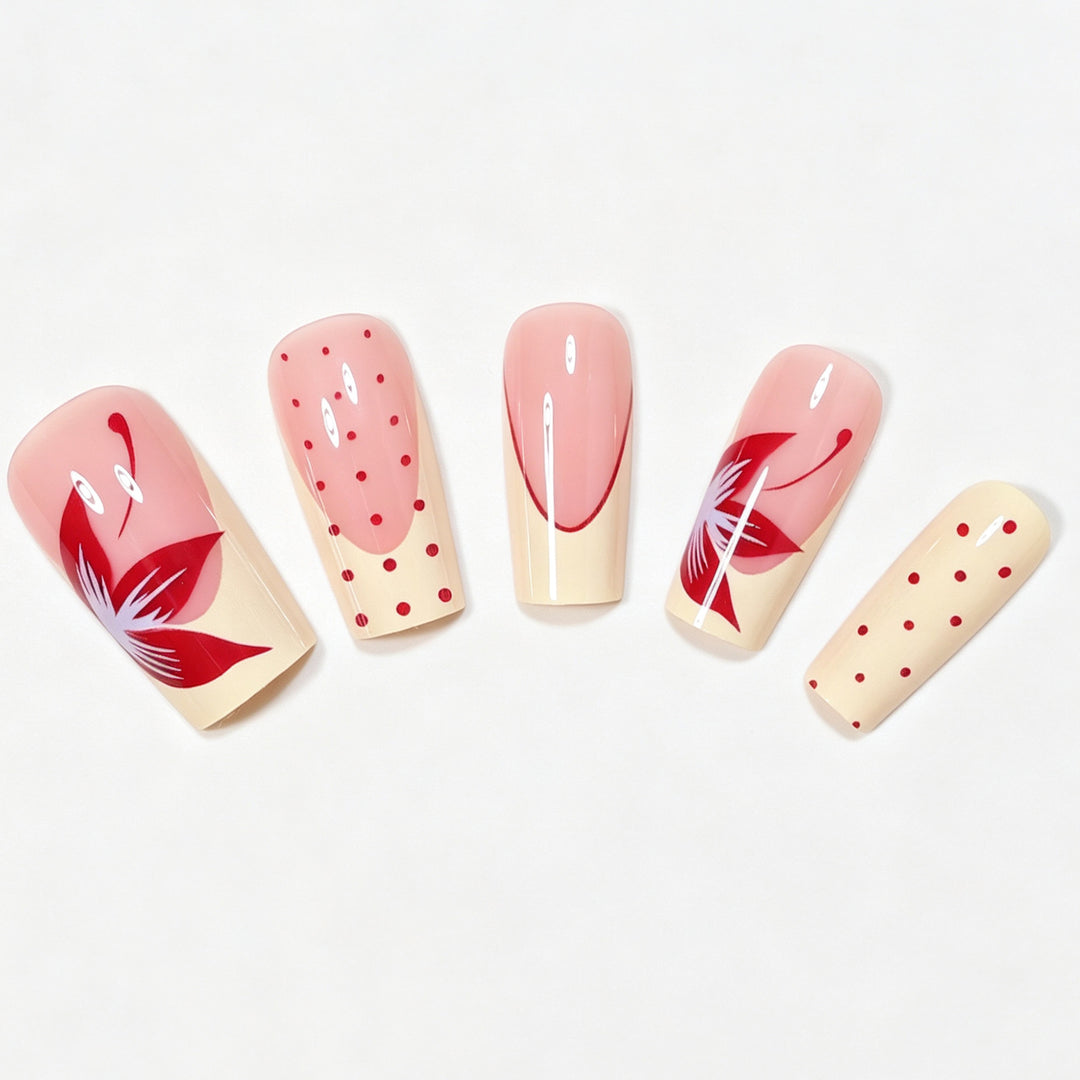 Künstlerisches Press-On-Nageldesign Karnz