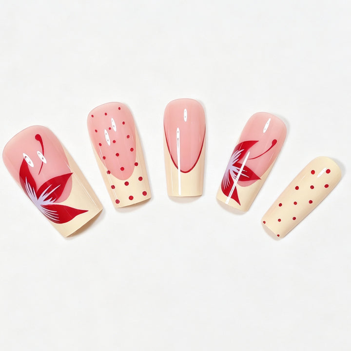 Künstlerisches Press-On-Nageldesign Karnz