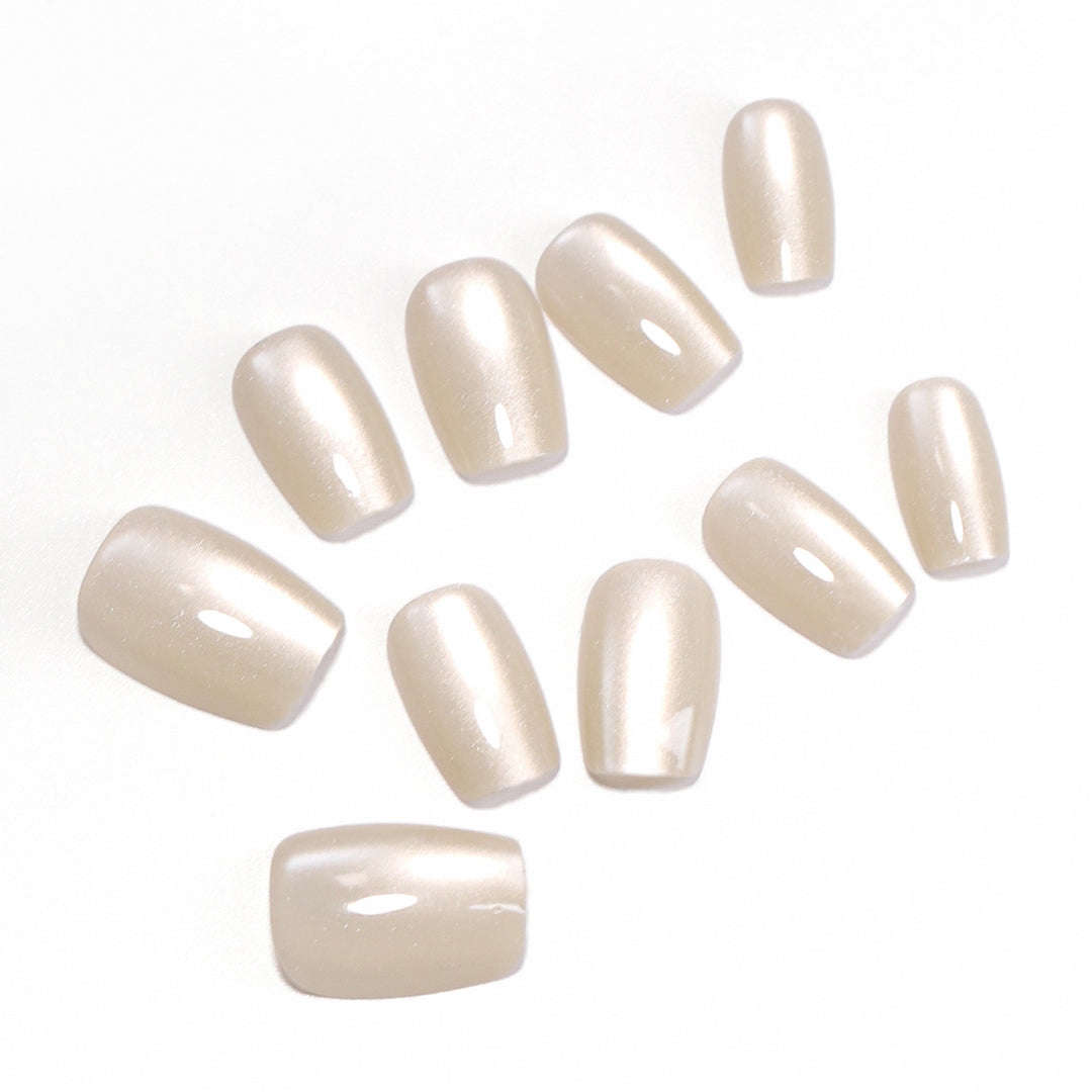 Nagelverlängerungen im eleganten Look Karnz