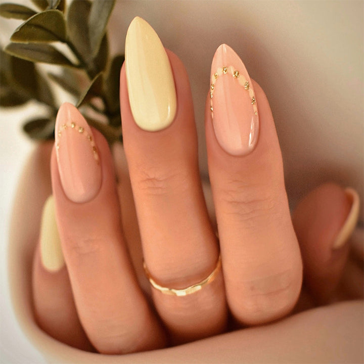 Elegantes natürliches Finish Press-On-Nagelset Karnz