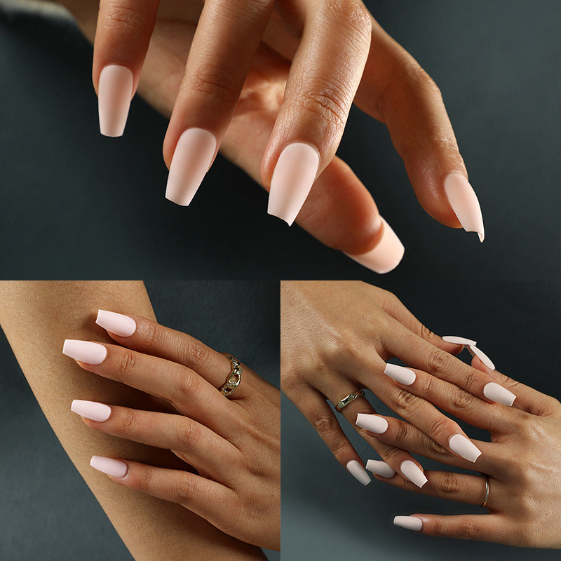 Kunstvolle Nagelverlängerungen im modernen Stil Karnz