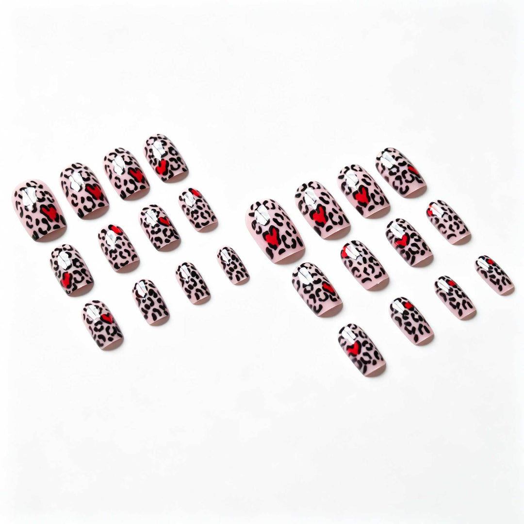 Künstlerisches Leopardenmuster und Herz Nagel Kunst Set