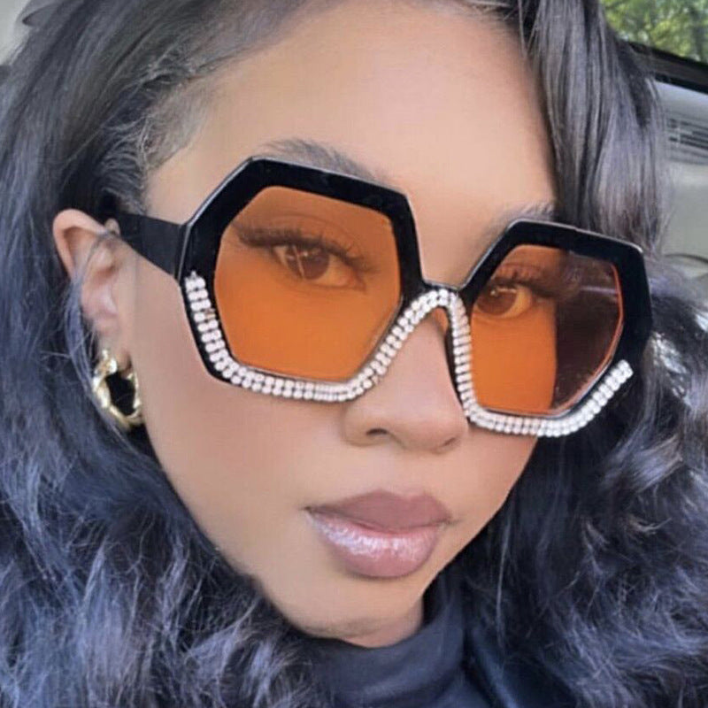 Damen extravagante Sonnenbrille mit hexagonalem Rahmen und strassbesetzten Akzenten Karnz