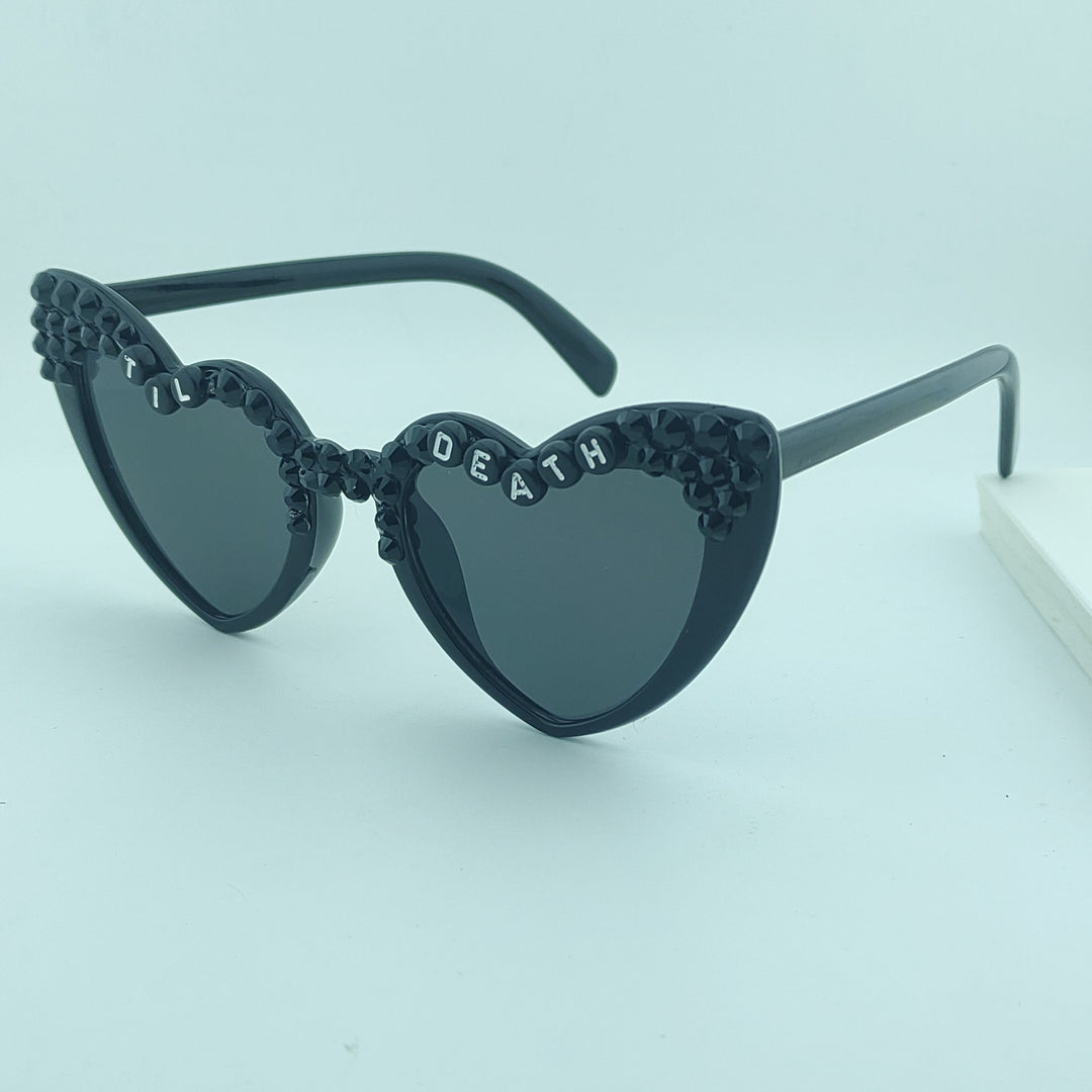 Damen Herzförmige Sonnenbrille mit außergewöhnlichem Dekor Karnz