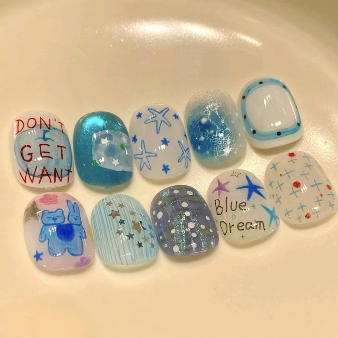 Künstlerische Press-On Nageldesigns Karnz