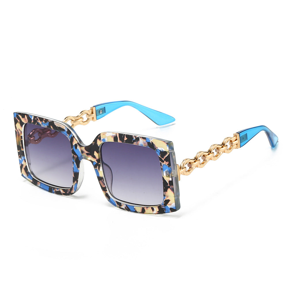 Damen elegante Sonnenbrille mit luxuriösen Kettendetails Karnz