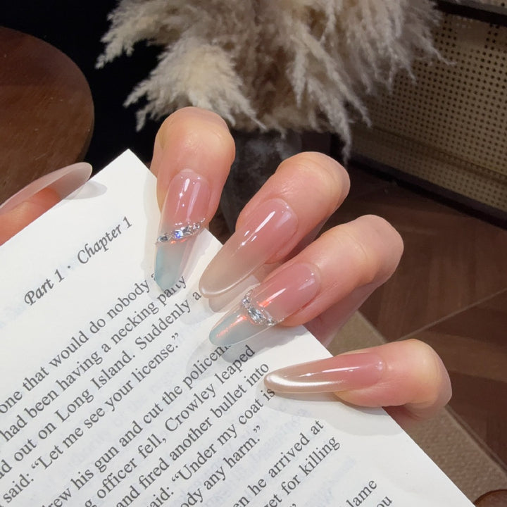 Elegantes Stiletto Press-On Nagelset mit Strassakzenten Karnz
