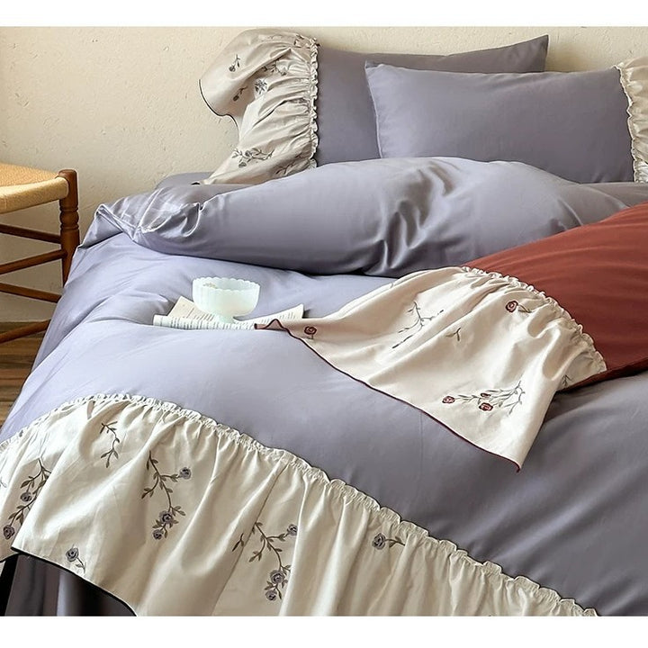 Luxuriöses Rüschendes Floral-gesticktes Saten Bettbezug Set