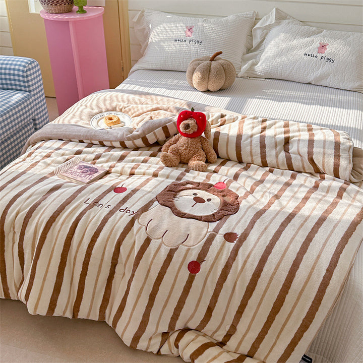 gesteppte Kuscheldecke mit 3D-Hasenapplikation und floralem Mikrofaserbezug