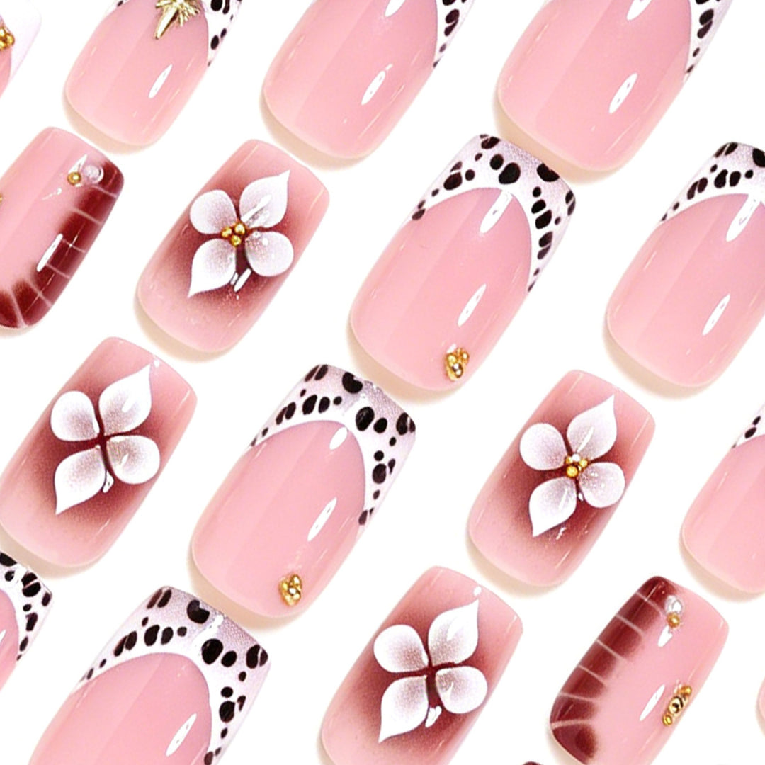 Dekorative 3D Floral Nagelkunst Karnz