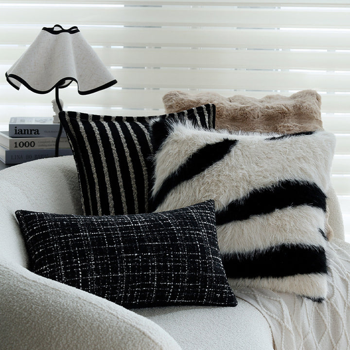 Rechteckiges Zierkissen mit Bouclé‑Tweed‑Struktur Karnz
